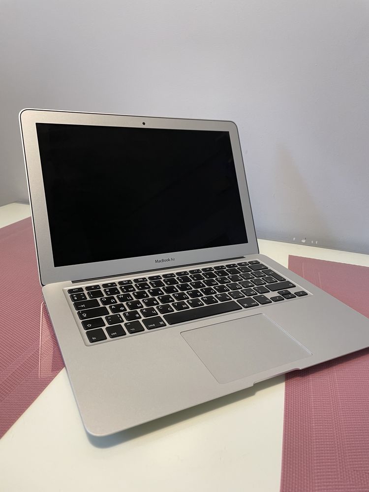 MacBook Air 13 2017 8гб / 128гб