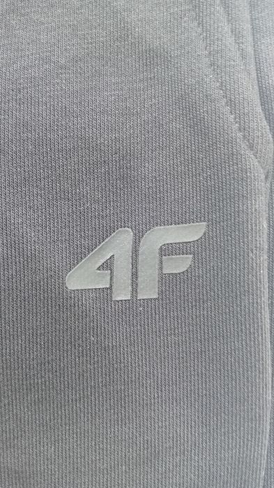 Nowe! Oryginalne 4F joggery męskie czarne rozmiar S (258)