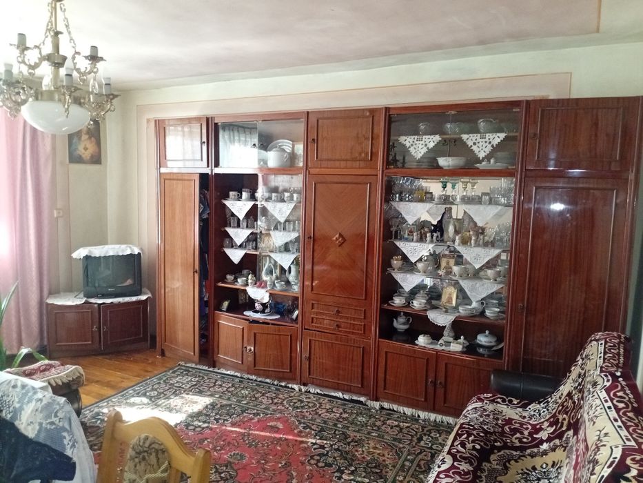 Будинок в тихому районі міста Берегове, зручна локація