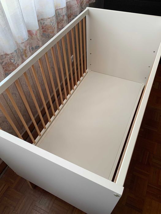 Berço ZIPPY com colchão