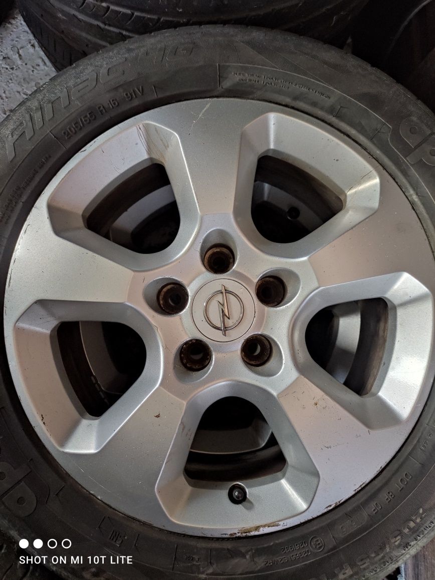 Koła Opel 16"z letnimi oponami 205/55 R16