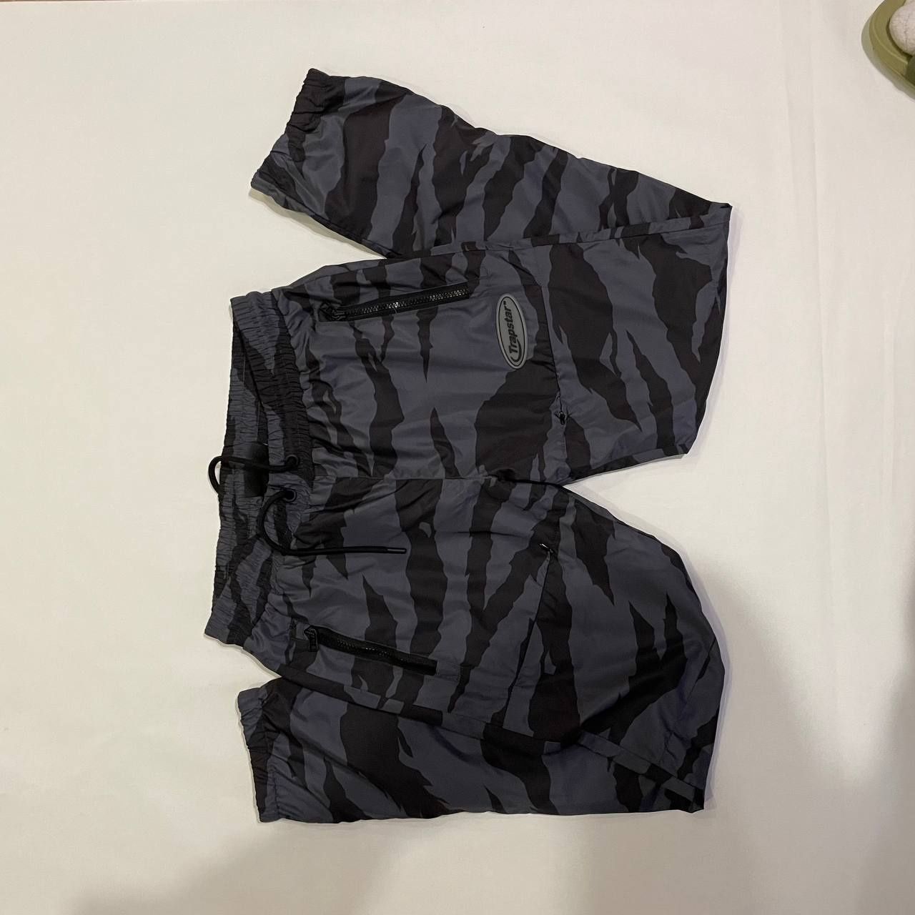 Trapstar штани camo grey