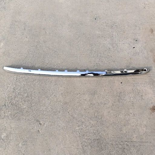 Хром переднего бампера молдинг Ниссан Рог Nissan Rogue T33 2021-2024