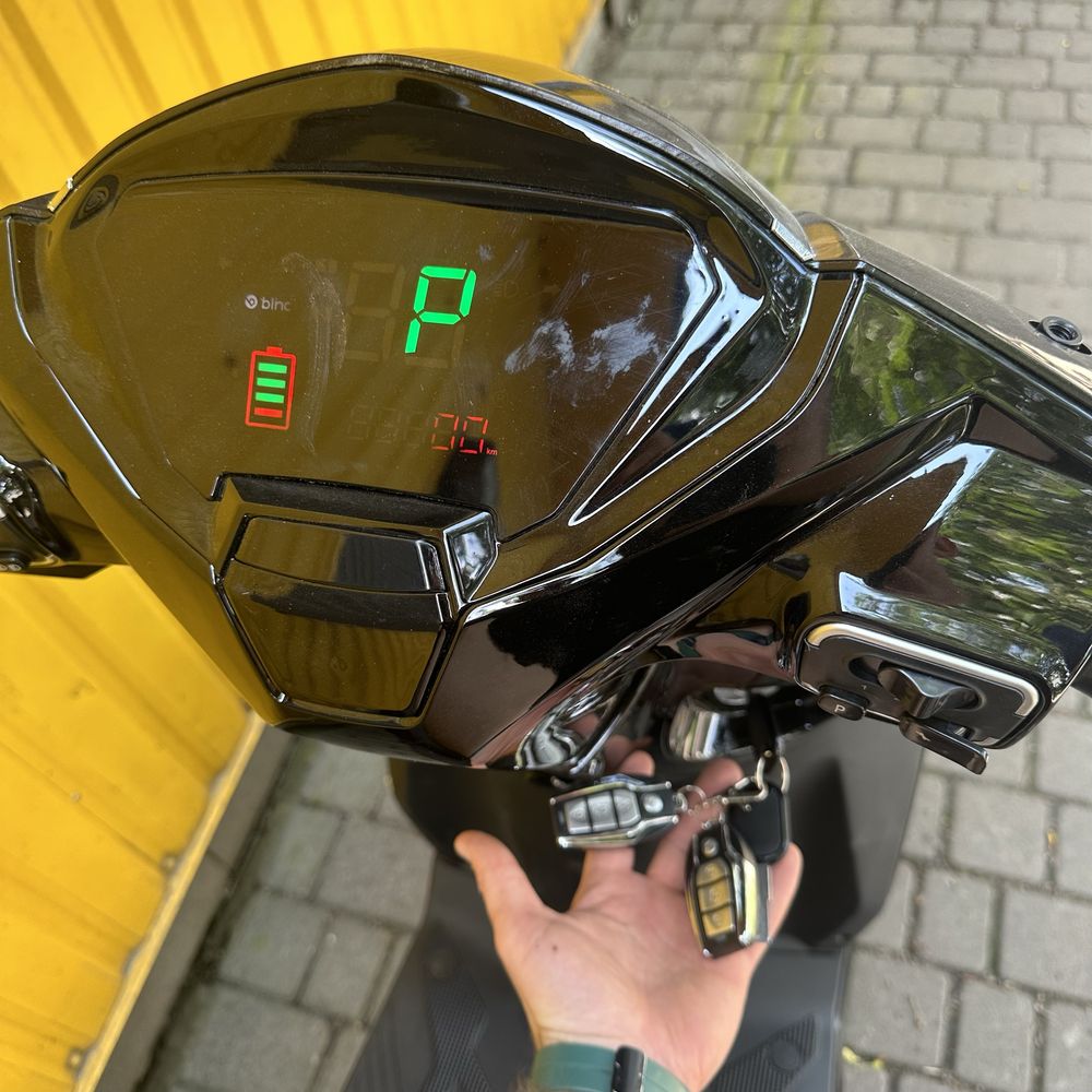Новий електричний скутер Blinc Beta Nova 2000W 72V32Ah 2025р.