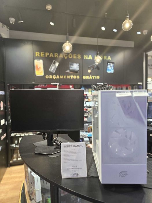 TORRE GAMMING - Rayzen 7 + RTX 5080 TI + 32GB / 1TB