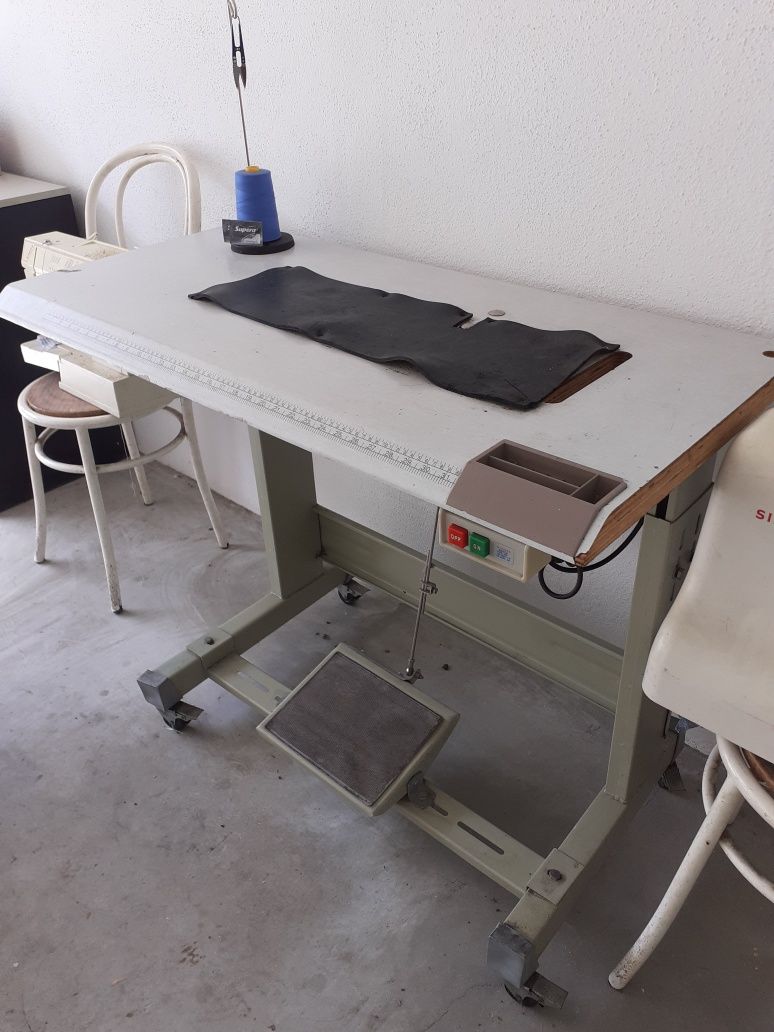 Mesa de costura para máquina industrial