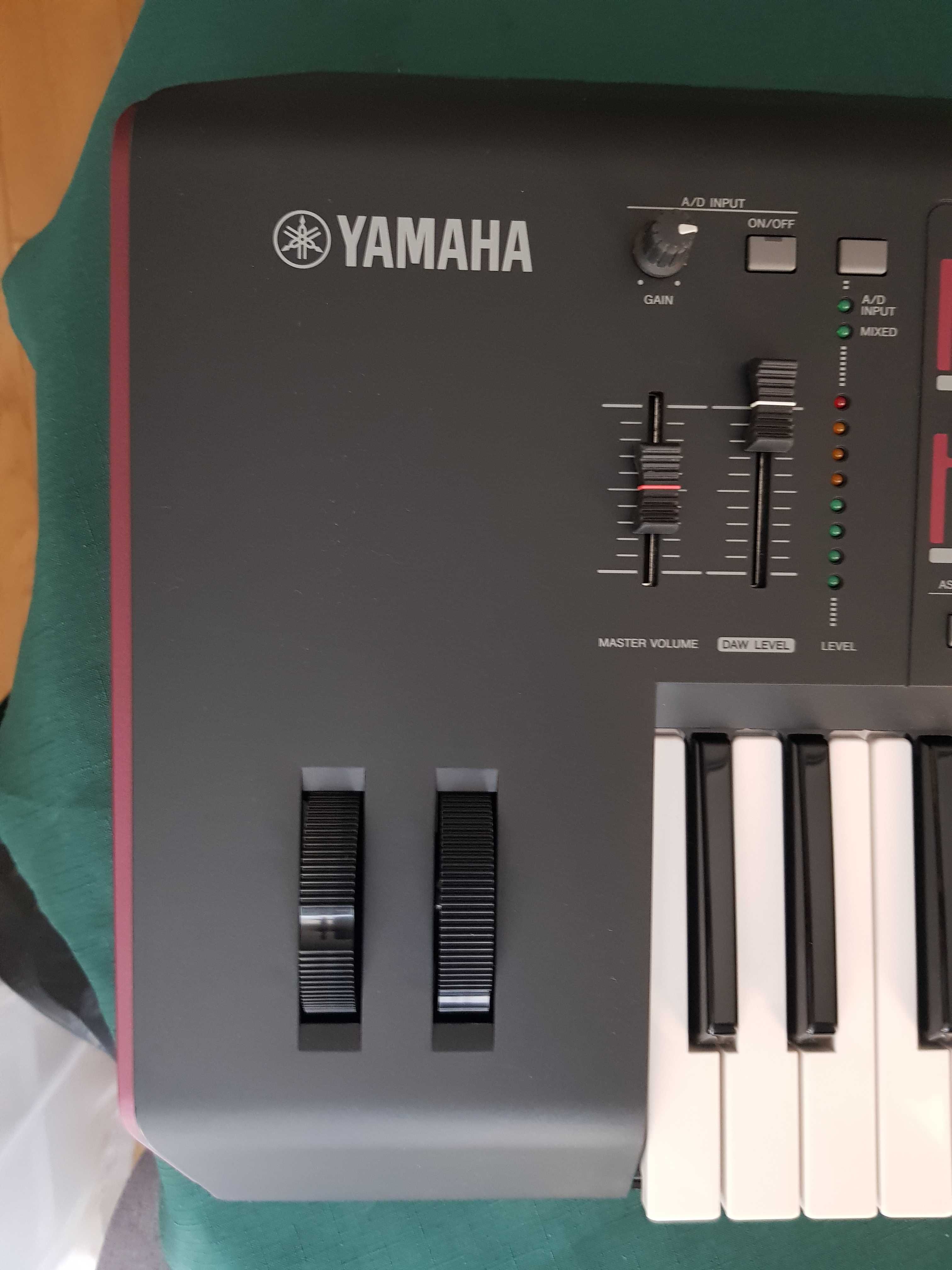 Syntezator Yamaha MOXF6 jak nowa + GRATISY