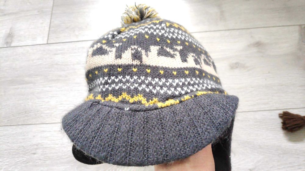 Zimowa czapka z daszkiem F&F, rozmiar 2-4 lata