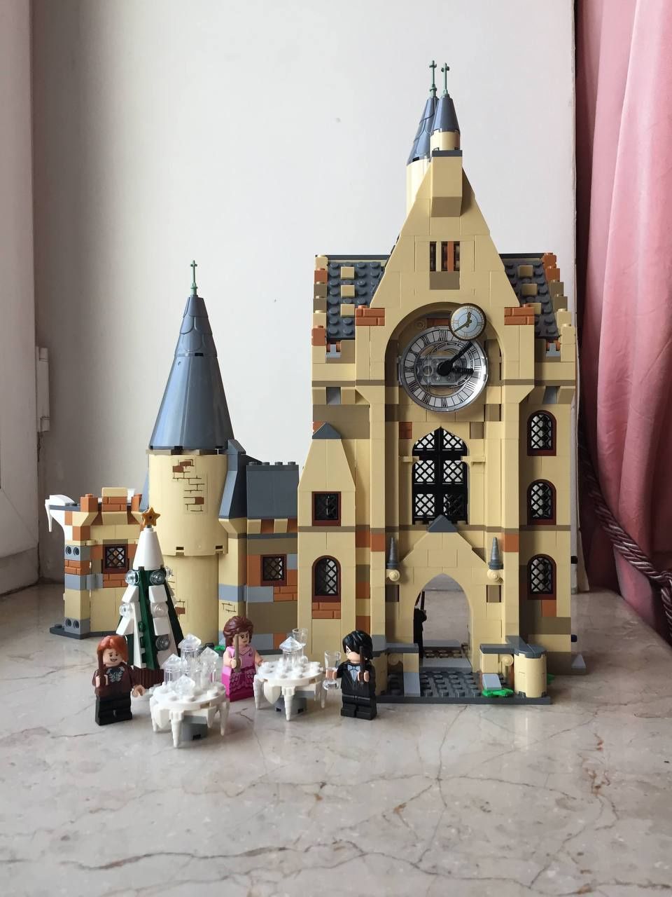 Подарок любителям Гарри Поттера Лего Часовая башня Хогвартс