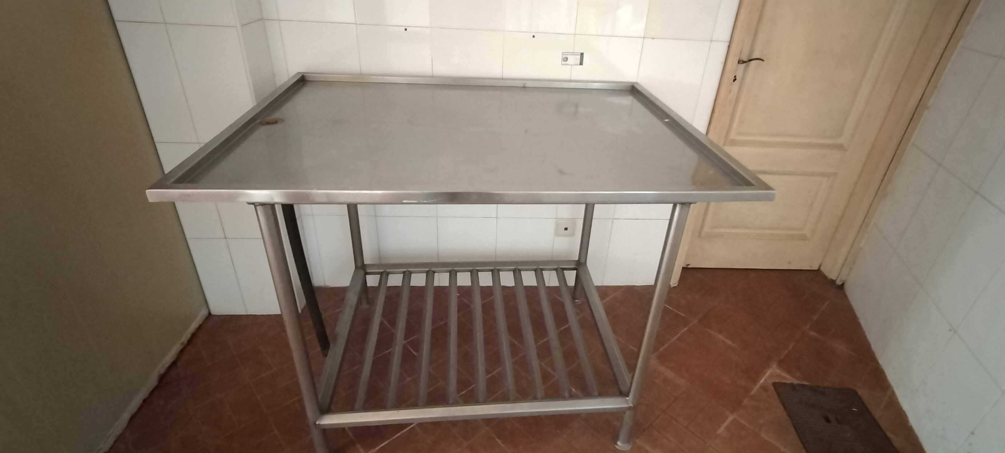 Vendo bancada de inox usada