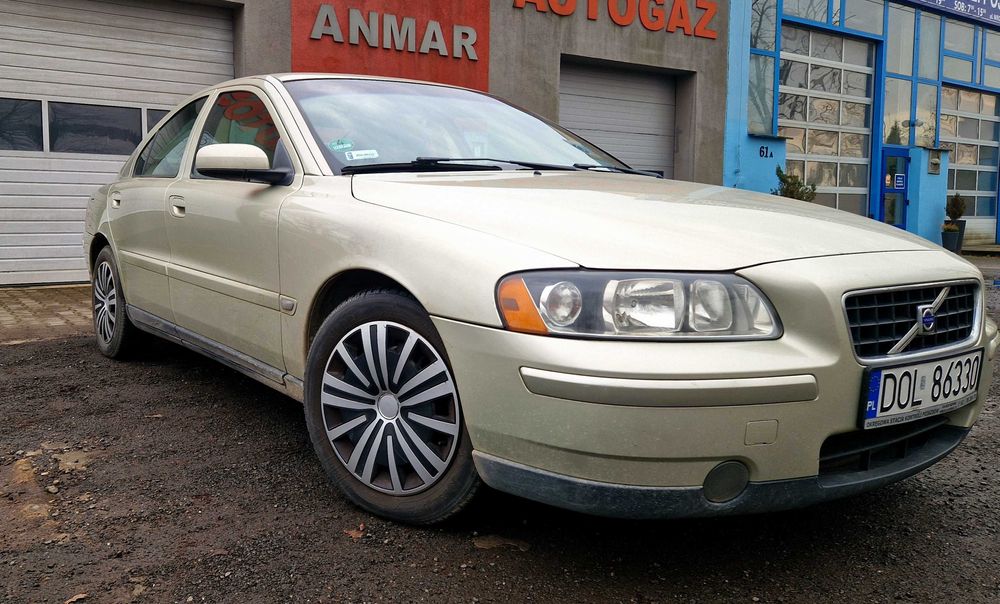 Volvo S60 2.4 140KM 2006r. LPG