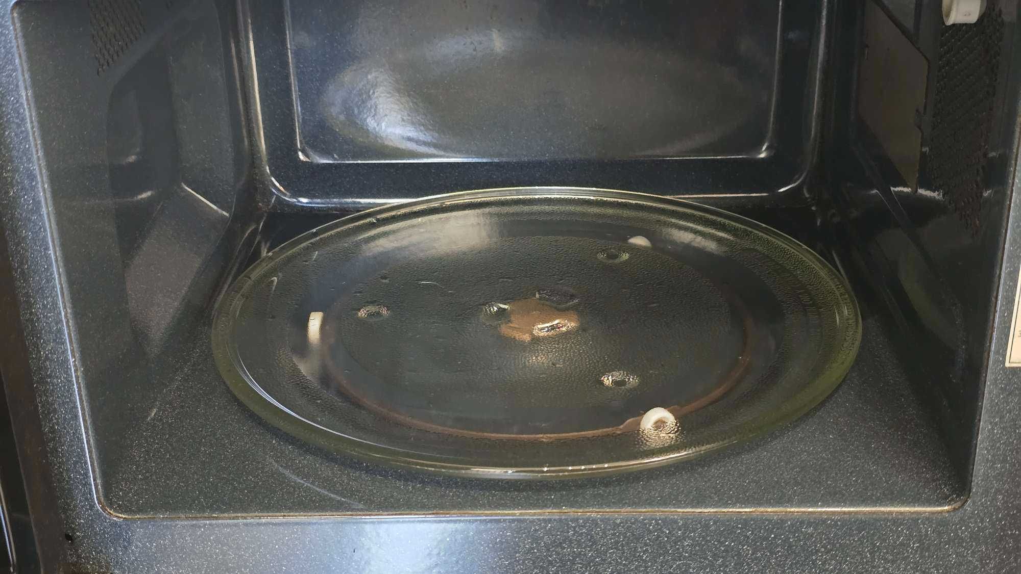 Kuchenka mikrofalowa SAMSUNG GE89MST