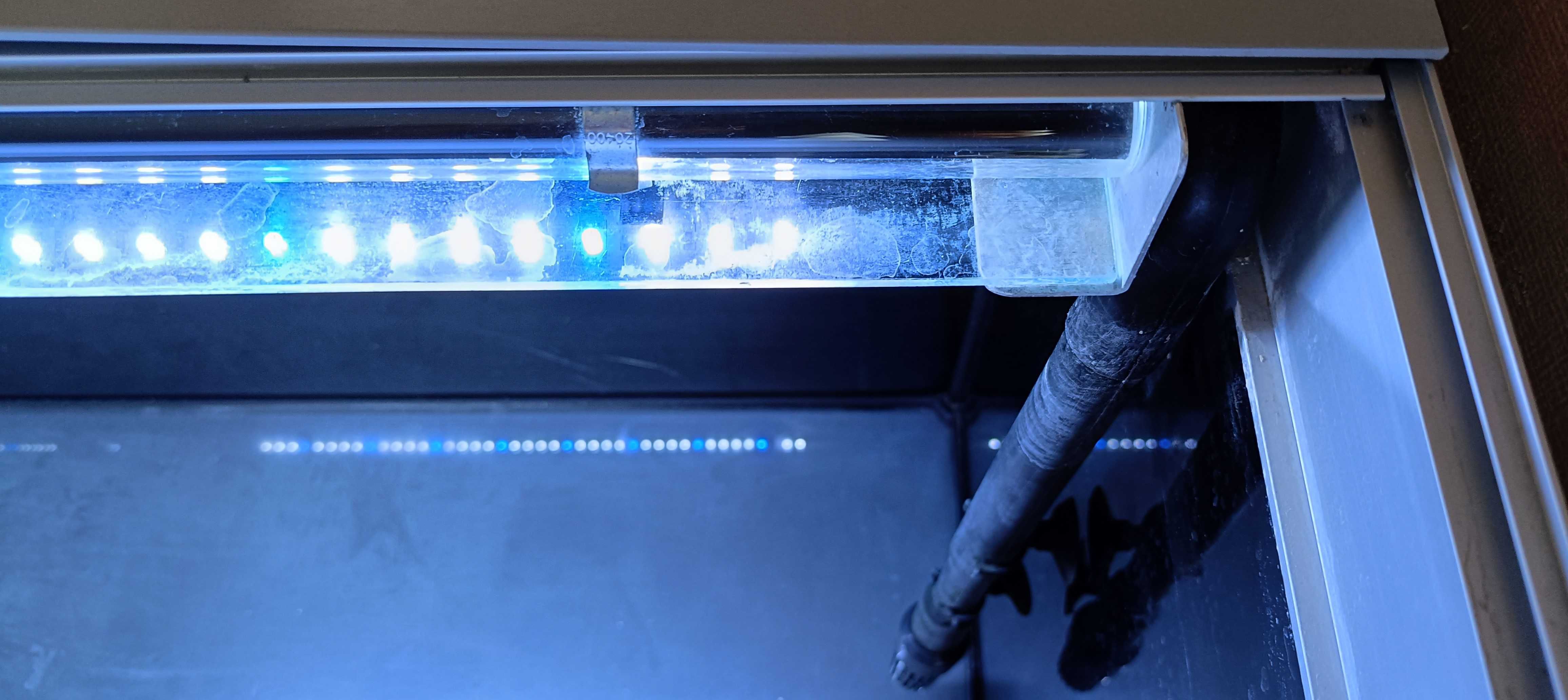 Akwarium proste 80x35x50 - 140 L z pokrywą aluminiową i oświetleniem