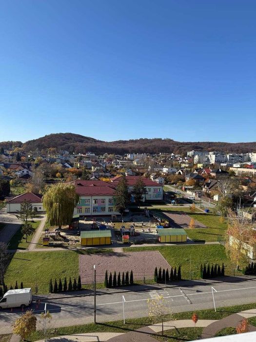 Продаж дворівневої кв. у самому серці Винник вул. Сухомлинського, 14