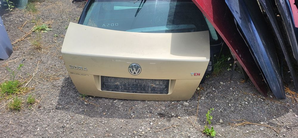 VW Bora maska tył LA1W maska przód drzwi