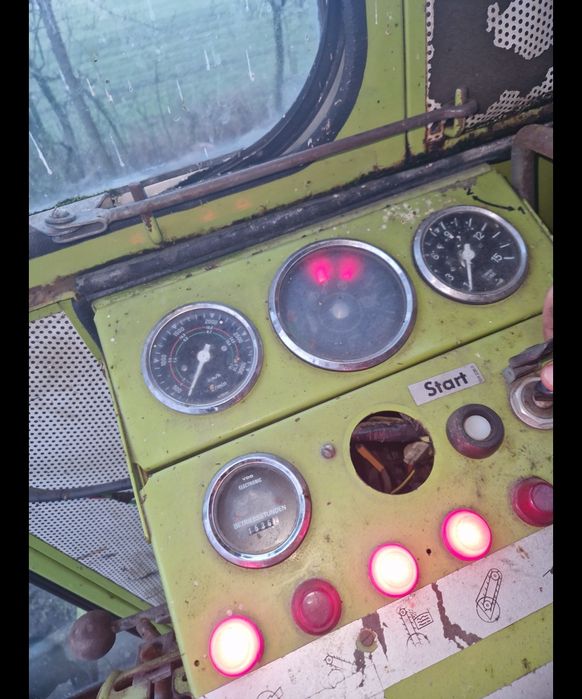 Claas mega 208 204 kombaj zbożowy dominator 105 przystawka kukurydzy