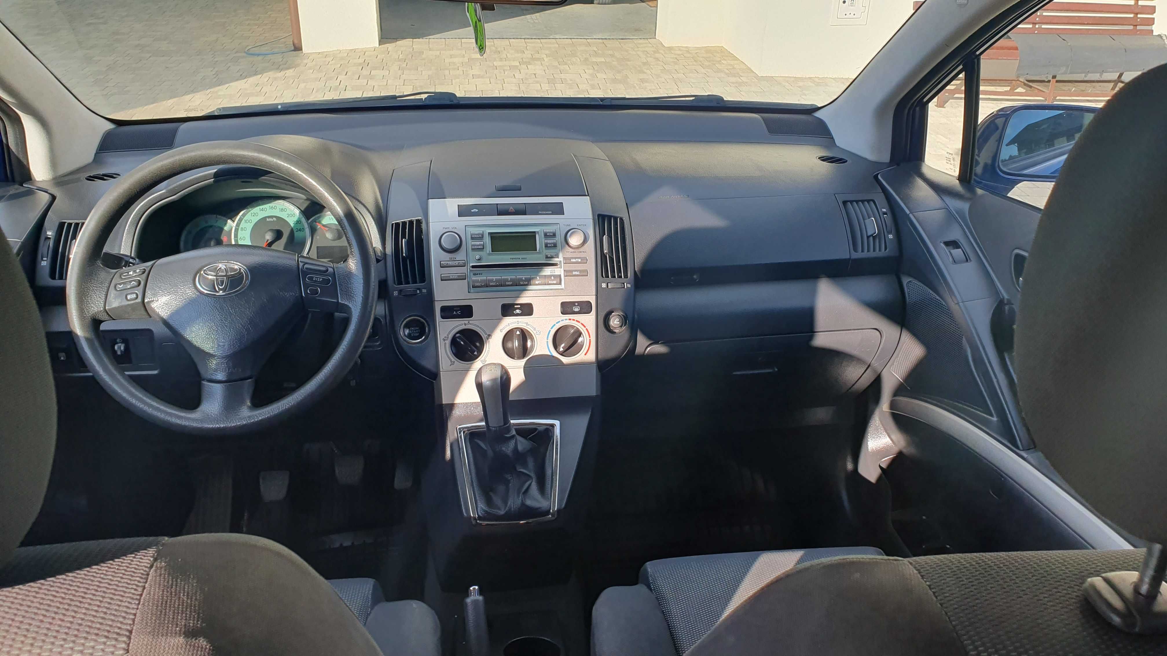 Toyota Corolla Verso, 7osób