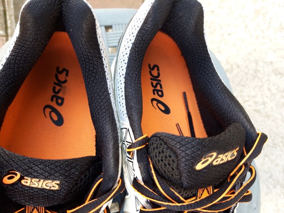 Asics кроссовки оригинальные  раз 43-44