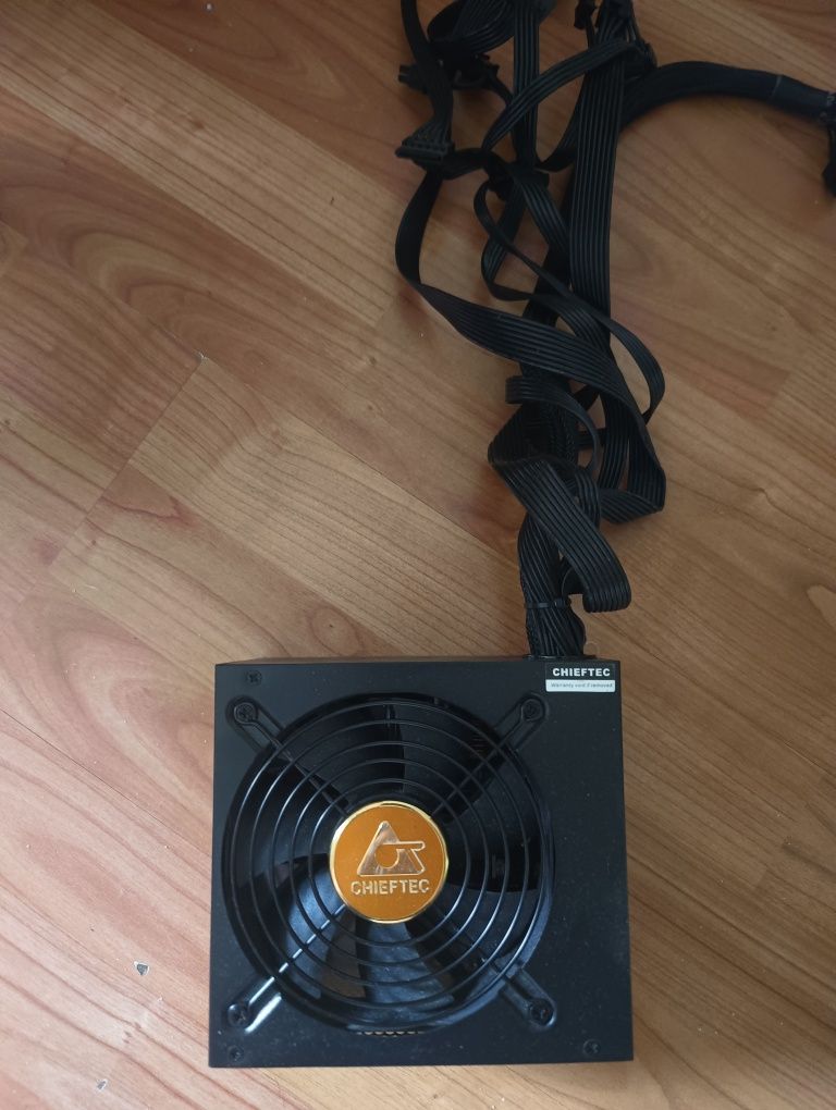 GTX 1650 4gb, zasilacz chieftec 500W, dysk HDD 2tb, 500gb + reszta