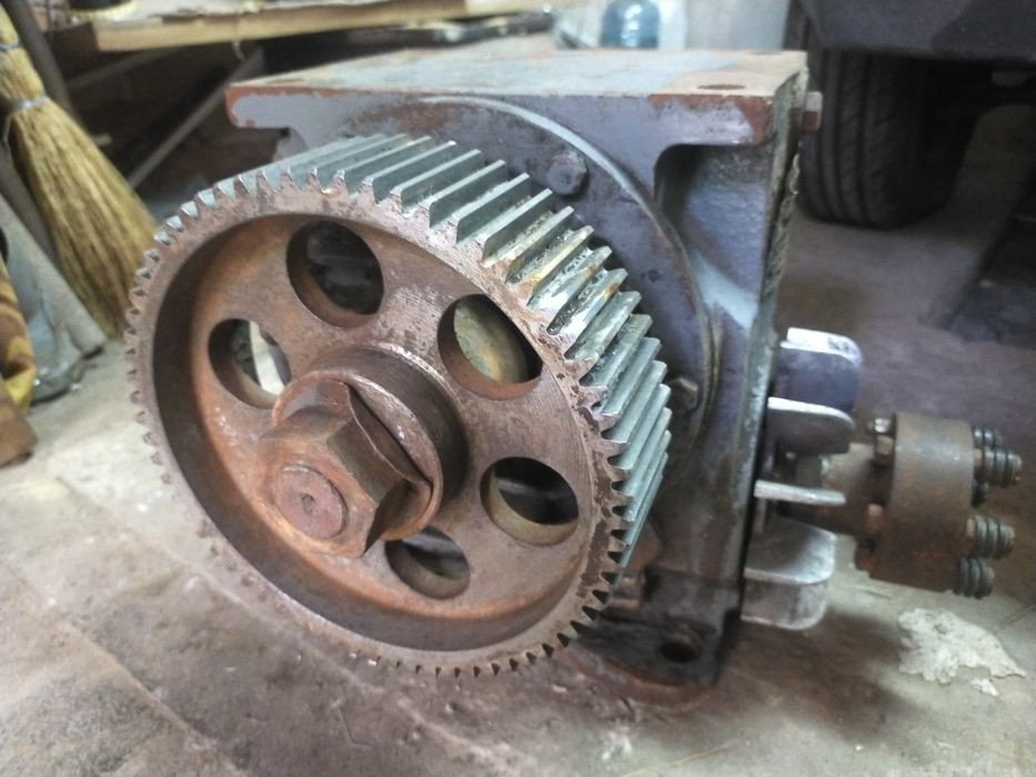 Редуктор Ч-100А (31-1) полумуфта, шкив подъемника