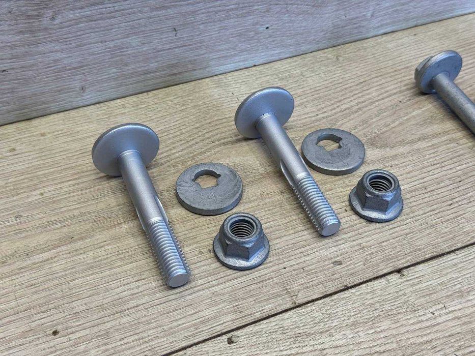 Розвальний болт Alfa Romeo 159 Розвальні болти Альфа Ромео Шайба Гайка