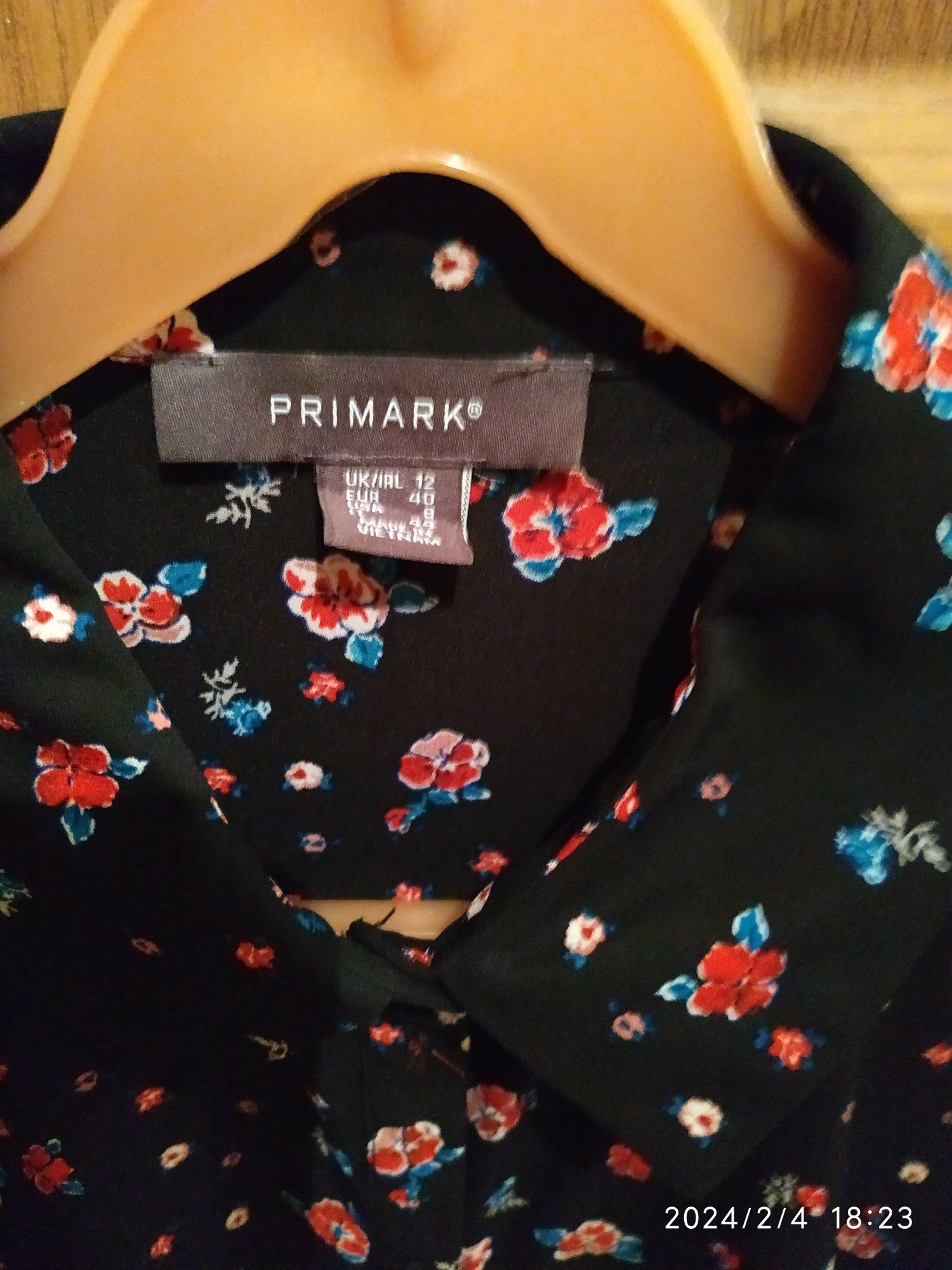 Bluzka damska koszulowa, firmy primark, czarna w kwiatki, r 40 używana