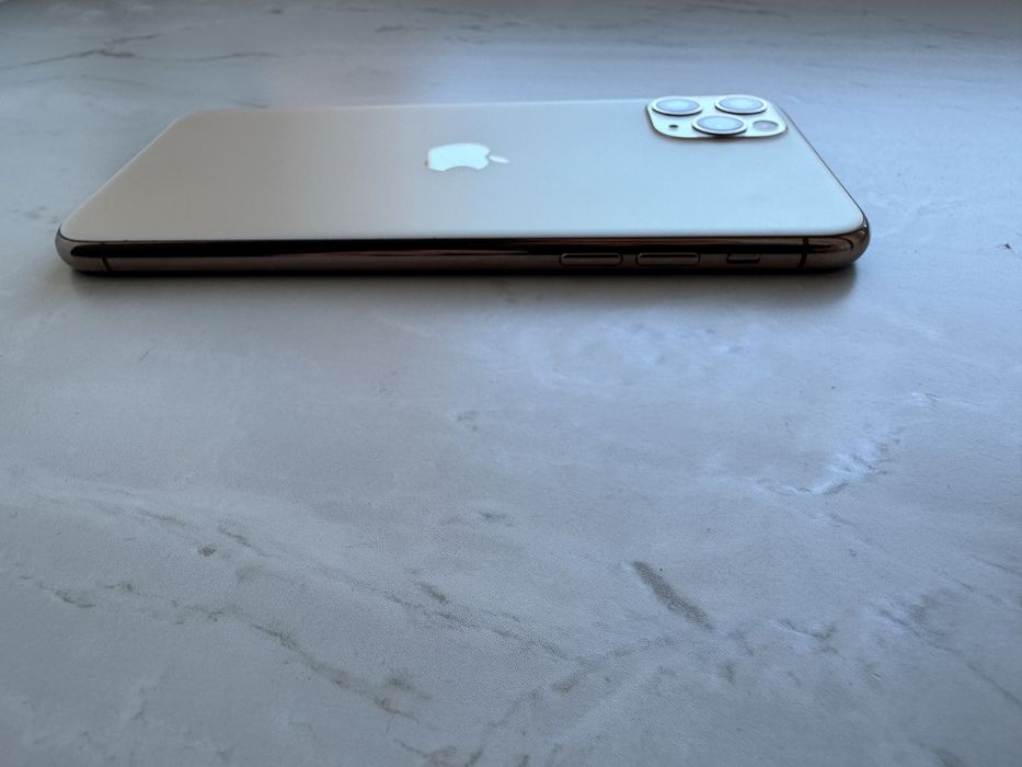 iPhone 11 Pro Max 256gb gold unlock