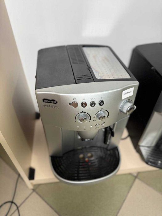 Кавомашина Delongi Magnifica Esam 4200