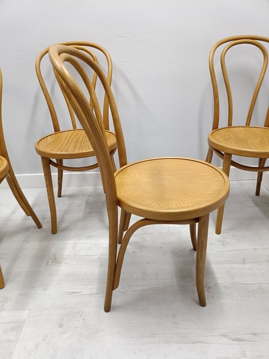 Krzesła drewniane Fameg a18 po renowacji dostępne 30szt.