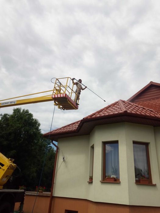 Podnośnik koszowy, wycinka drzew, czyszczenie rynien, mycie dachów