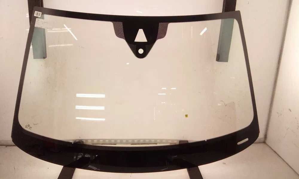 Szyba samochodowa przednia czołowa używana AUDI DOWÓZ