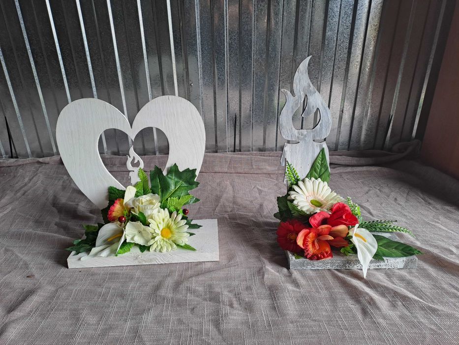 Stroiki na drewnie  wiązanki kompozycja  na grób cmentarz