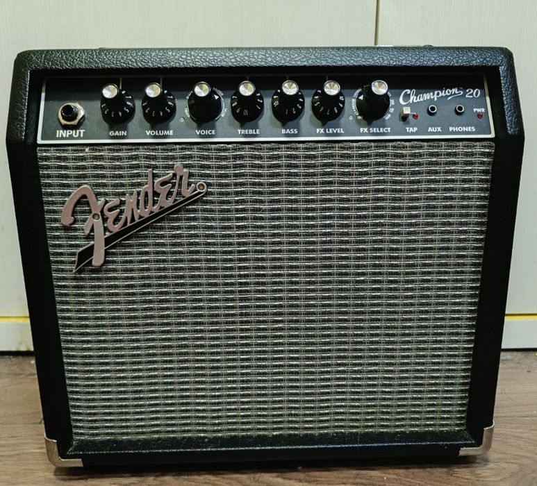 Комбоусилитель комбик Fender Champion 20 | 20Вт | Отличное состояние