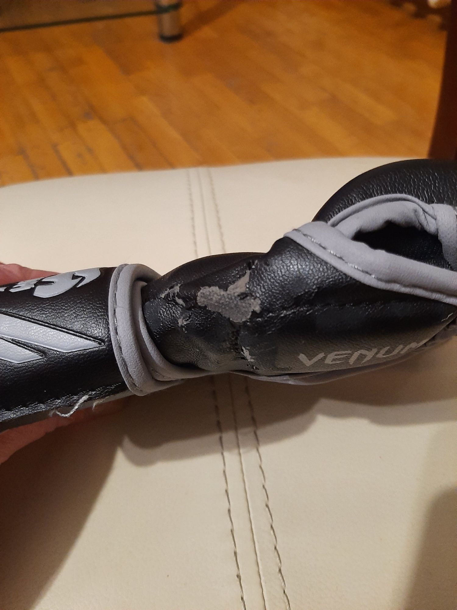 Перчатки Venum Challenger MMA Gloves