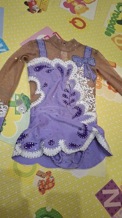 Купальник ,камни сварики на 5-6 лет художественная гимнастика