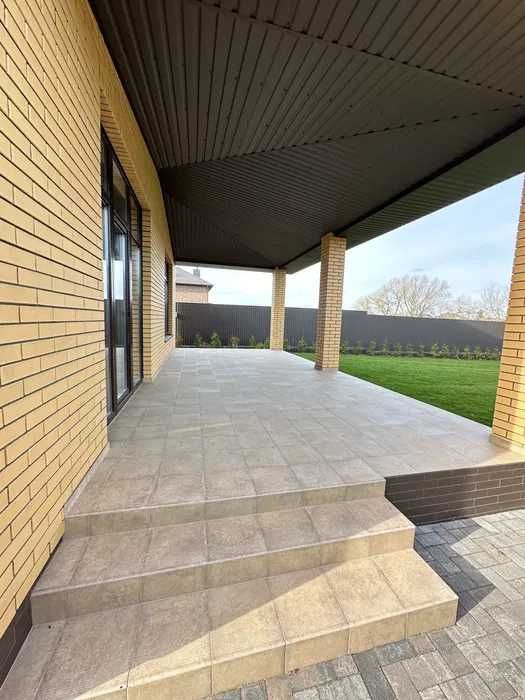 Будинок в с. Шевченкове 182 кв.м на ділянці 9 сот від забудовника