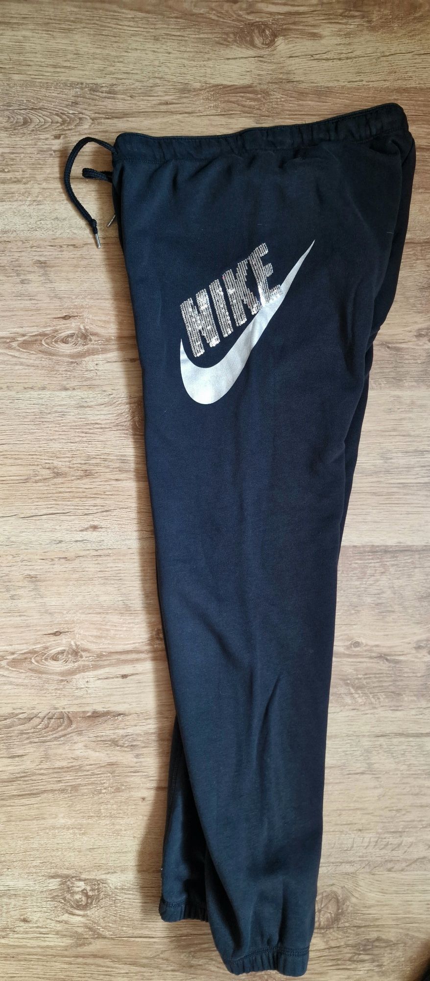 Nike rozmiar M spodnie dresowe