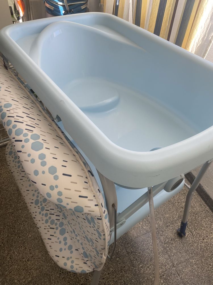 Banheira com trocador para bebe