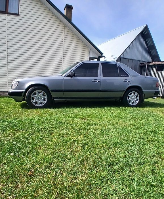 Продам Mercedes 124
