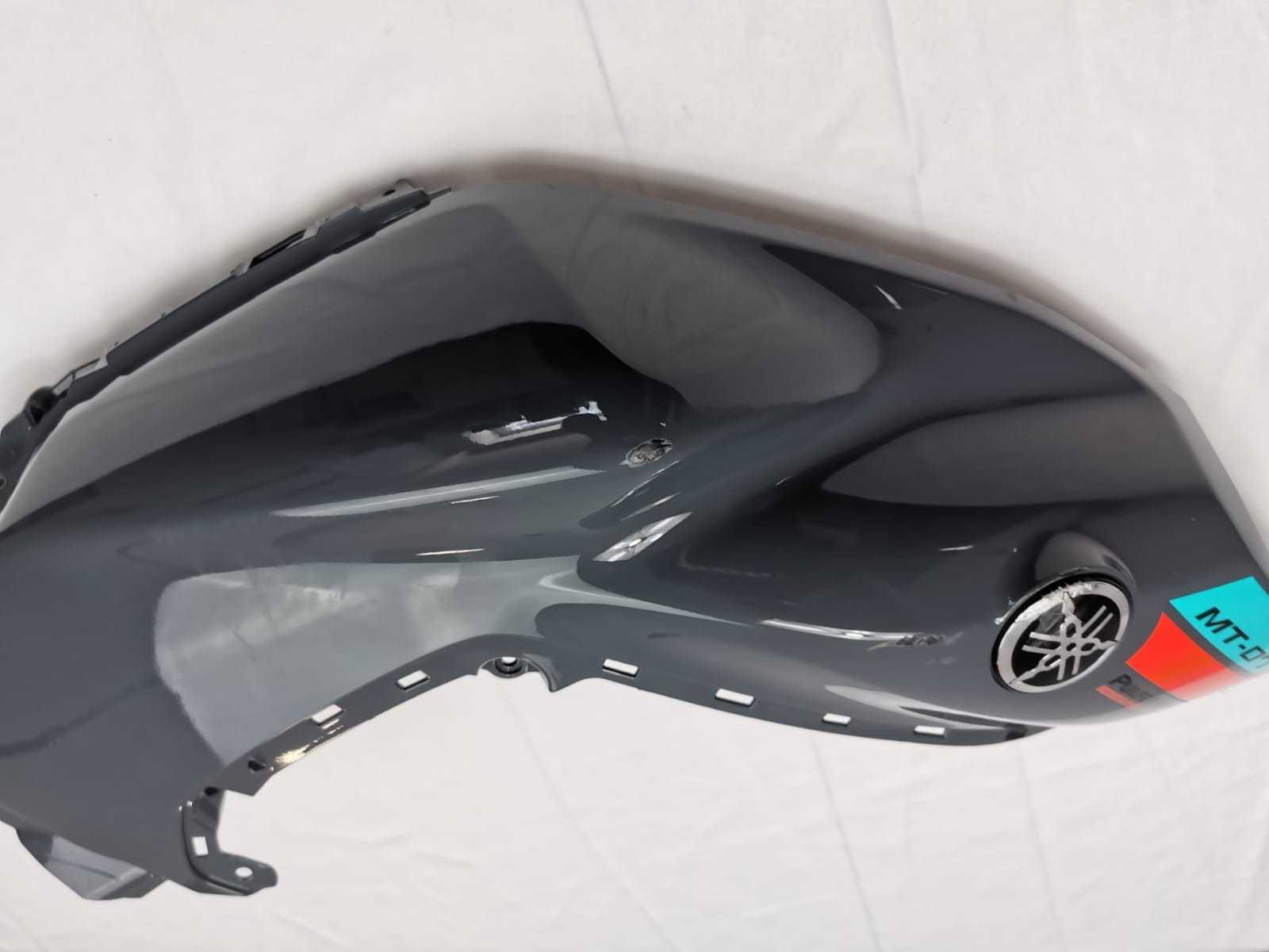 Prawa owiewka wypełnienia zbiornika prawa storna Yamaha MT07