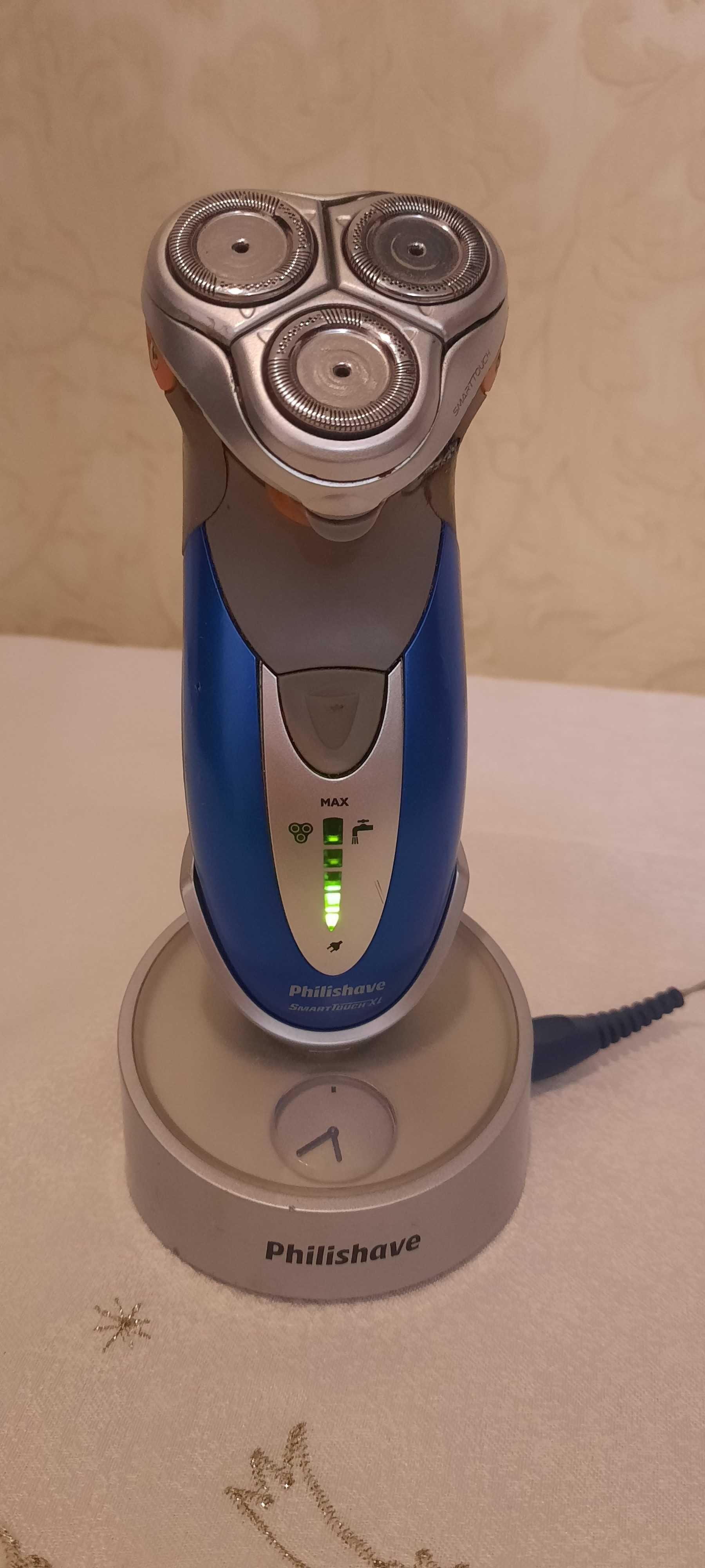 Електробритва PHILIPS Philishave SmartTouch-XL HQ9160 в комплекті.