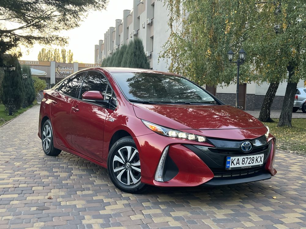 Продам Toyota prius prime plug-in hybrid 2018 рік максимальноі компл.