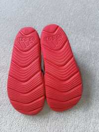 Czerwone sandałki adidas