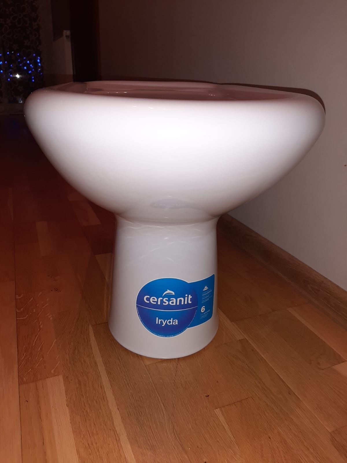 Bidet IRYDA CERSANIT stojący w komplecie z baterią GROHE