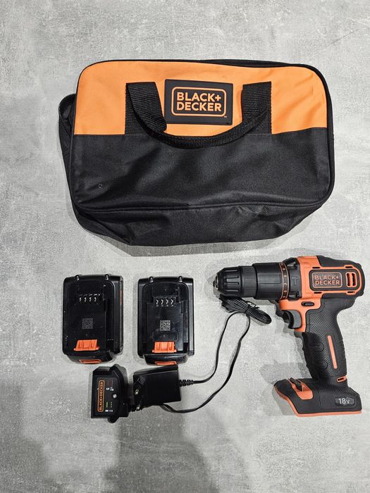 Wkrętarko wiertarka Black&Decker BCD700s