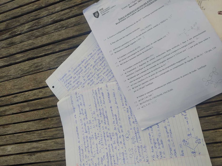 Livro Ligação Química de A. Romão Dias+ livro exercícios