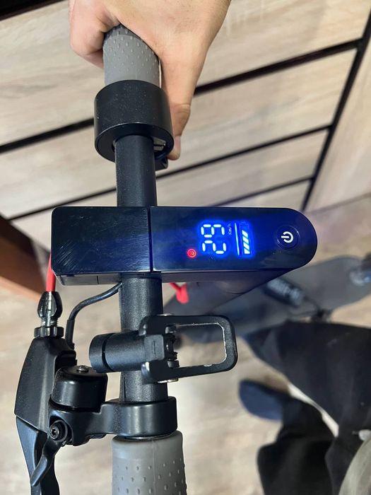 Електросамокат на безкамерних покришках