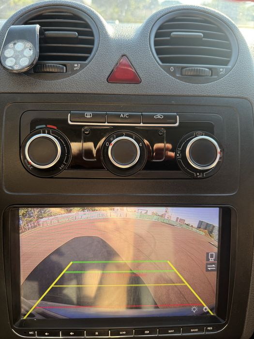 Volkswagen Caddy 2012 року 1.6 дизель.