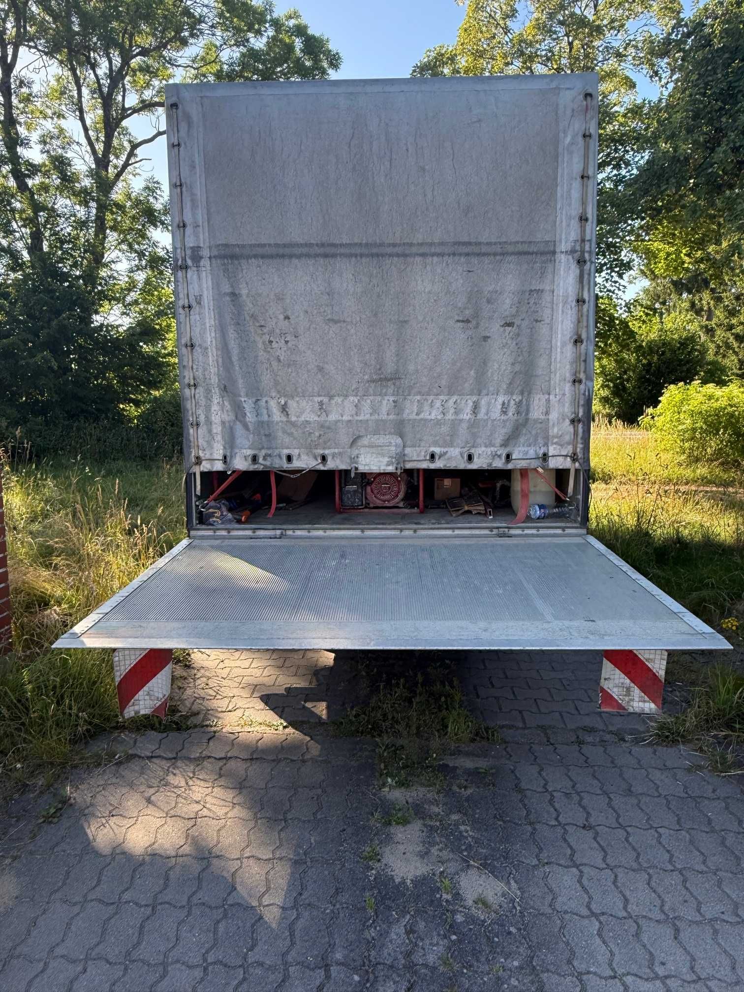 Mercedes-Benz 316 Sprinter, furgon z windą 2,2 diesel Lamar