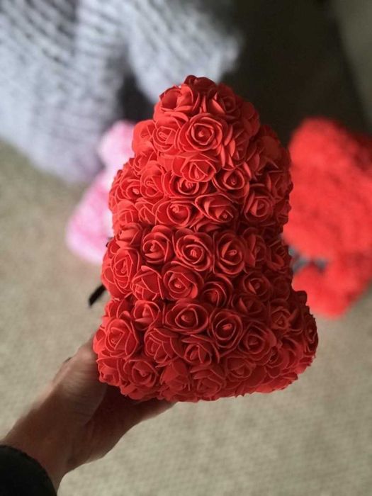 Мишка из роз 25 см. В подарочной упаковке розы